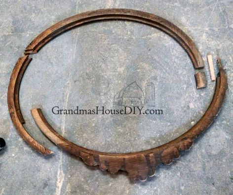 An Old Frame and Chicken Wire Upcycled Into a Jewelry Hanger!