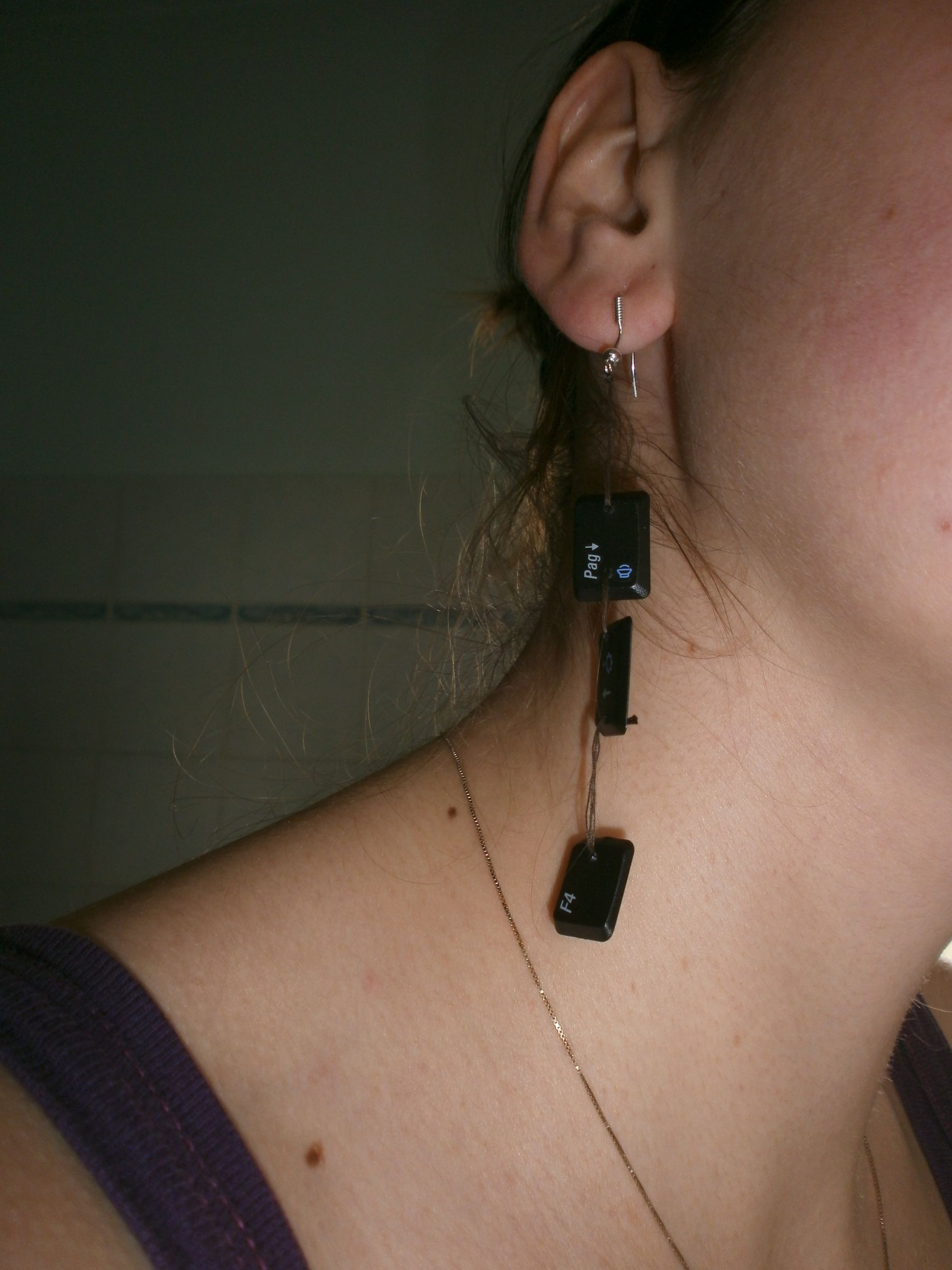 Earring Dell Keyboard 3 Steps Instructables