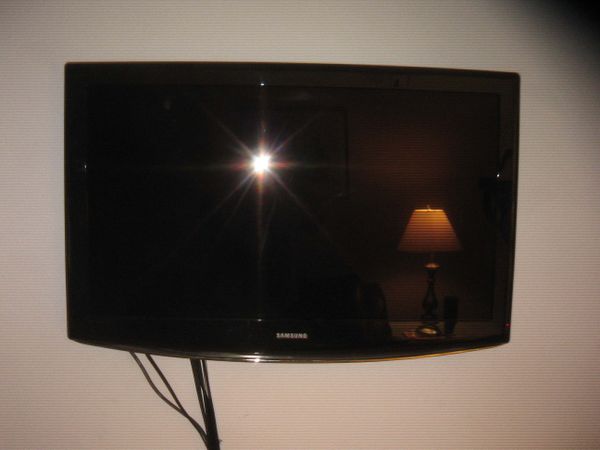 Repair Samsung LCD TV -Relay Clicks, Shuts Off, Won't Come On