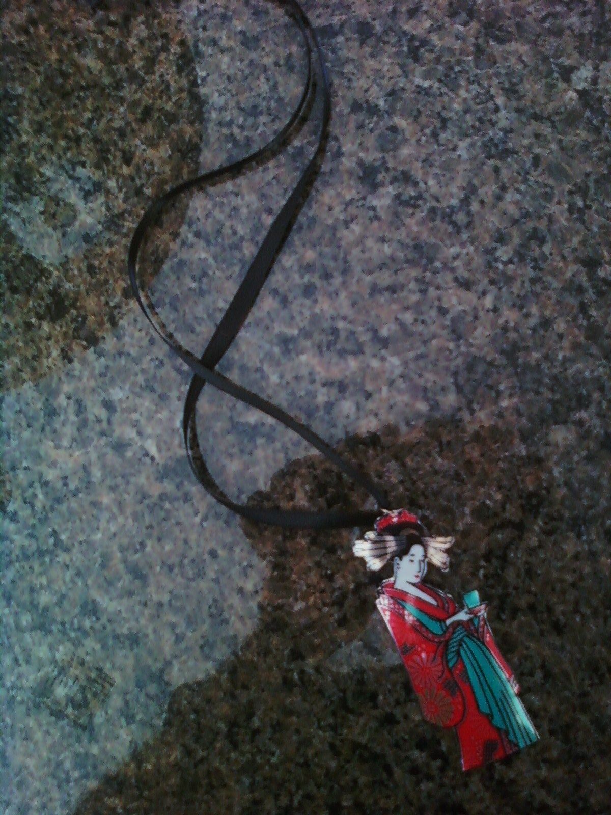 Metal and Ribbon Jewelry From Aluminum Can