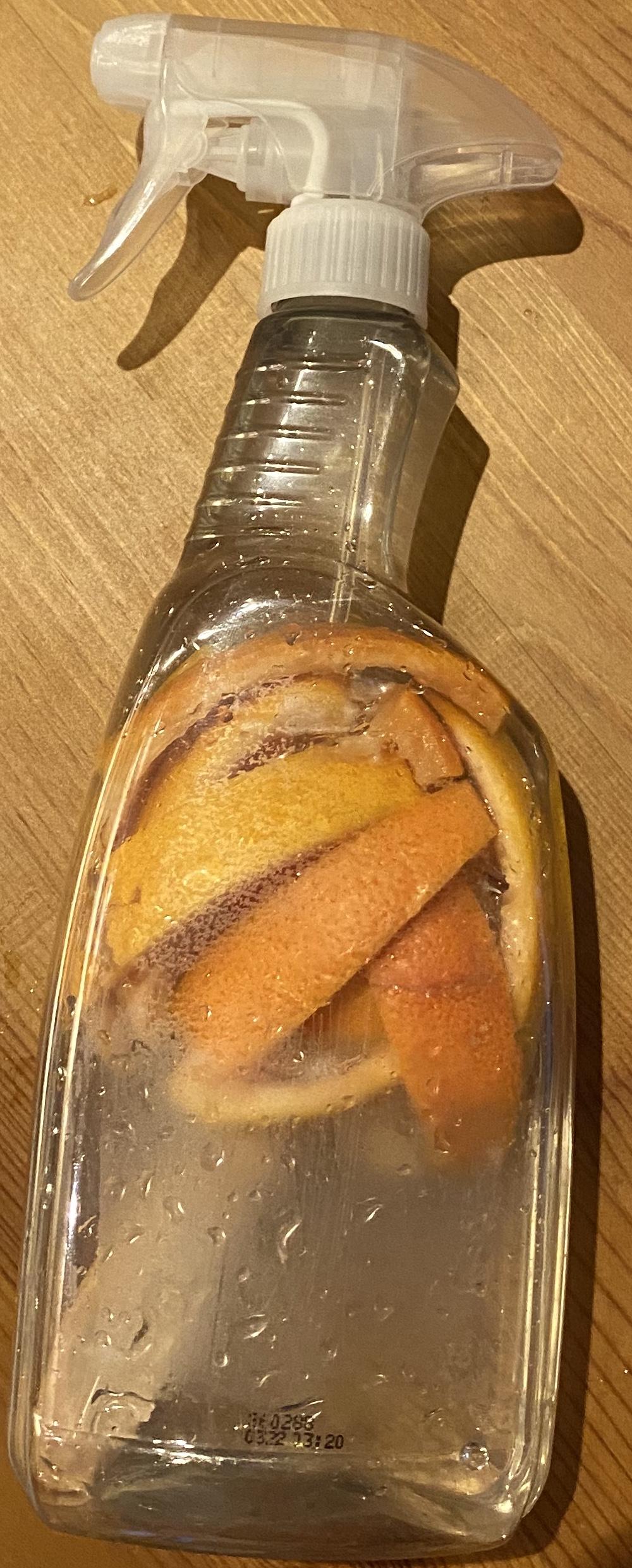 Homemade Citris Cleaning Spray​