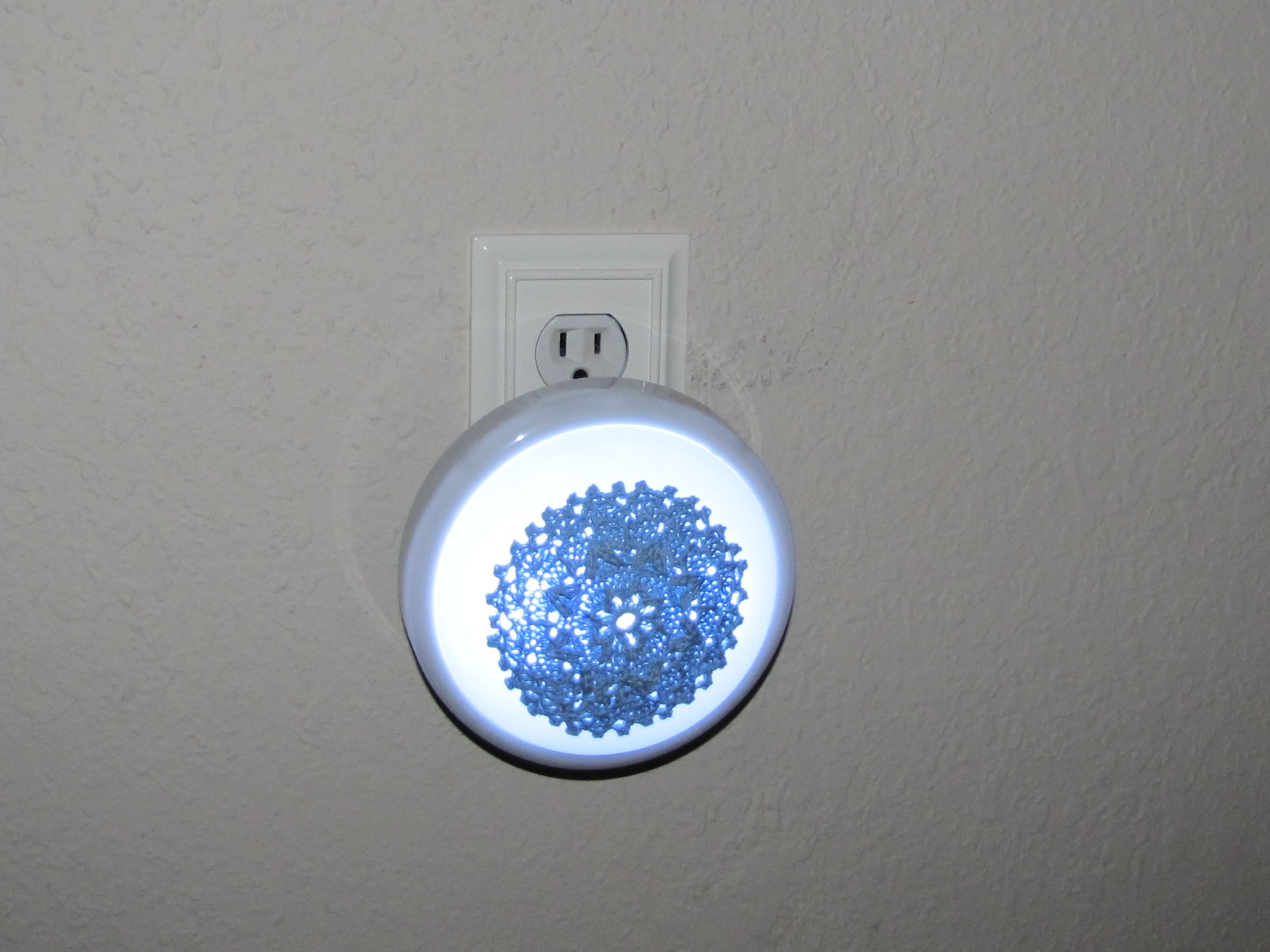 USB charger powered night light