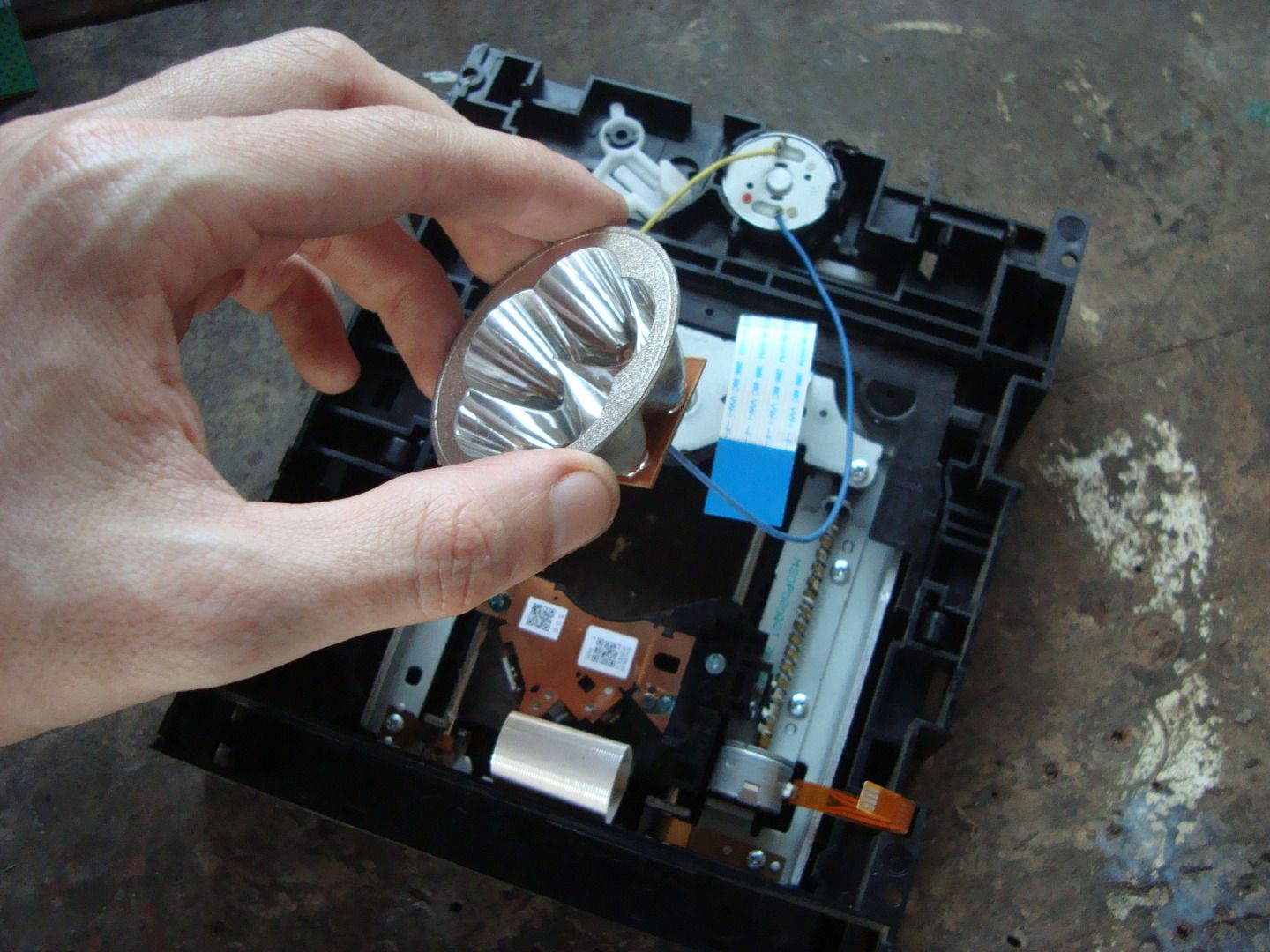 Free Energy With a Dvd Drive : 5 Steps - Instructables