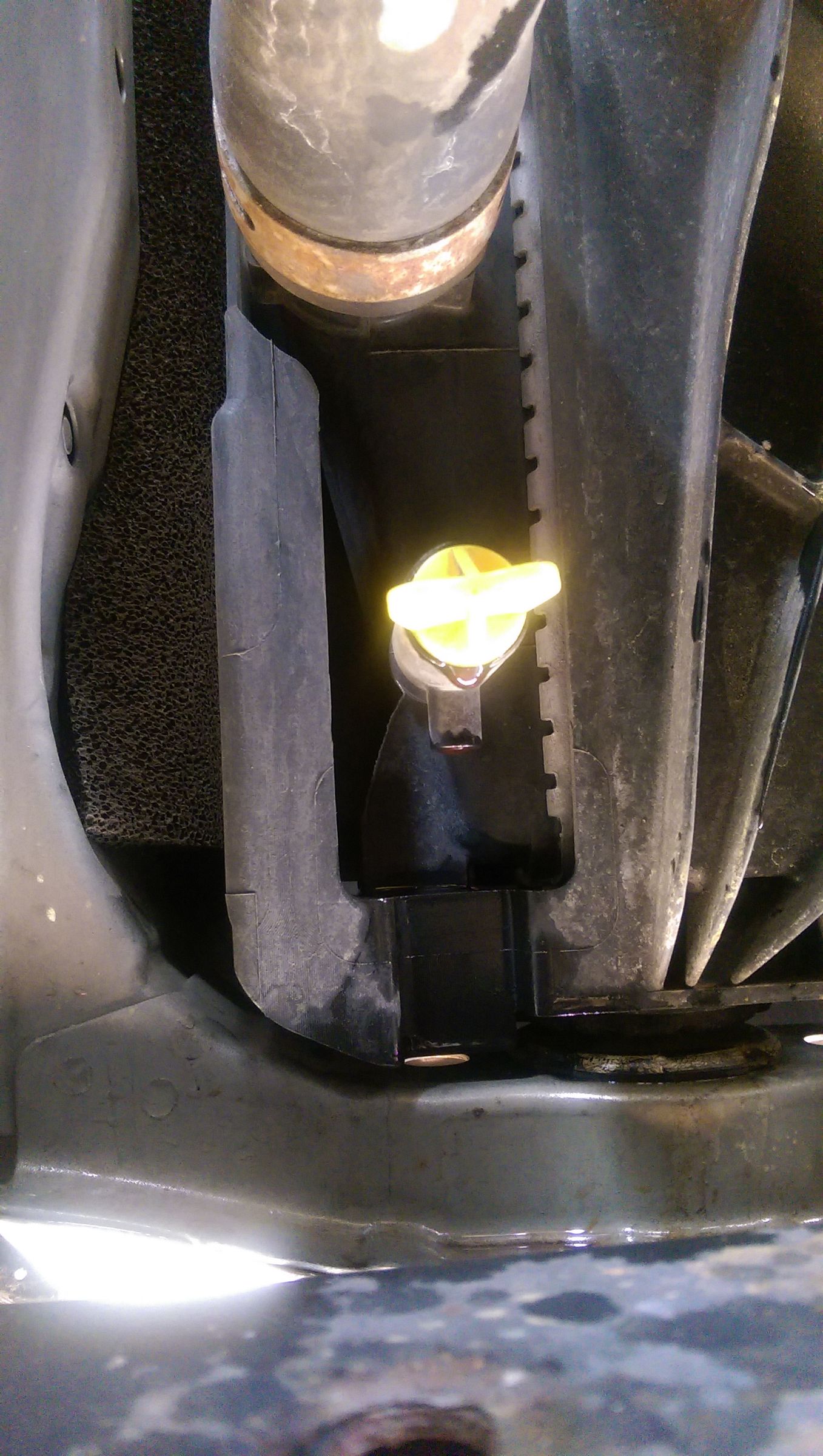 Toyota RAV4 2008 Coolant Change and Thermostat Swap 12 Steps Instructables