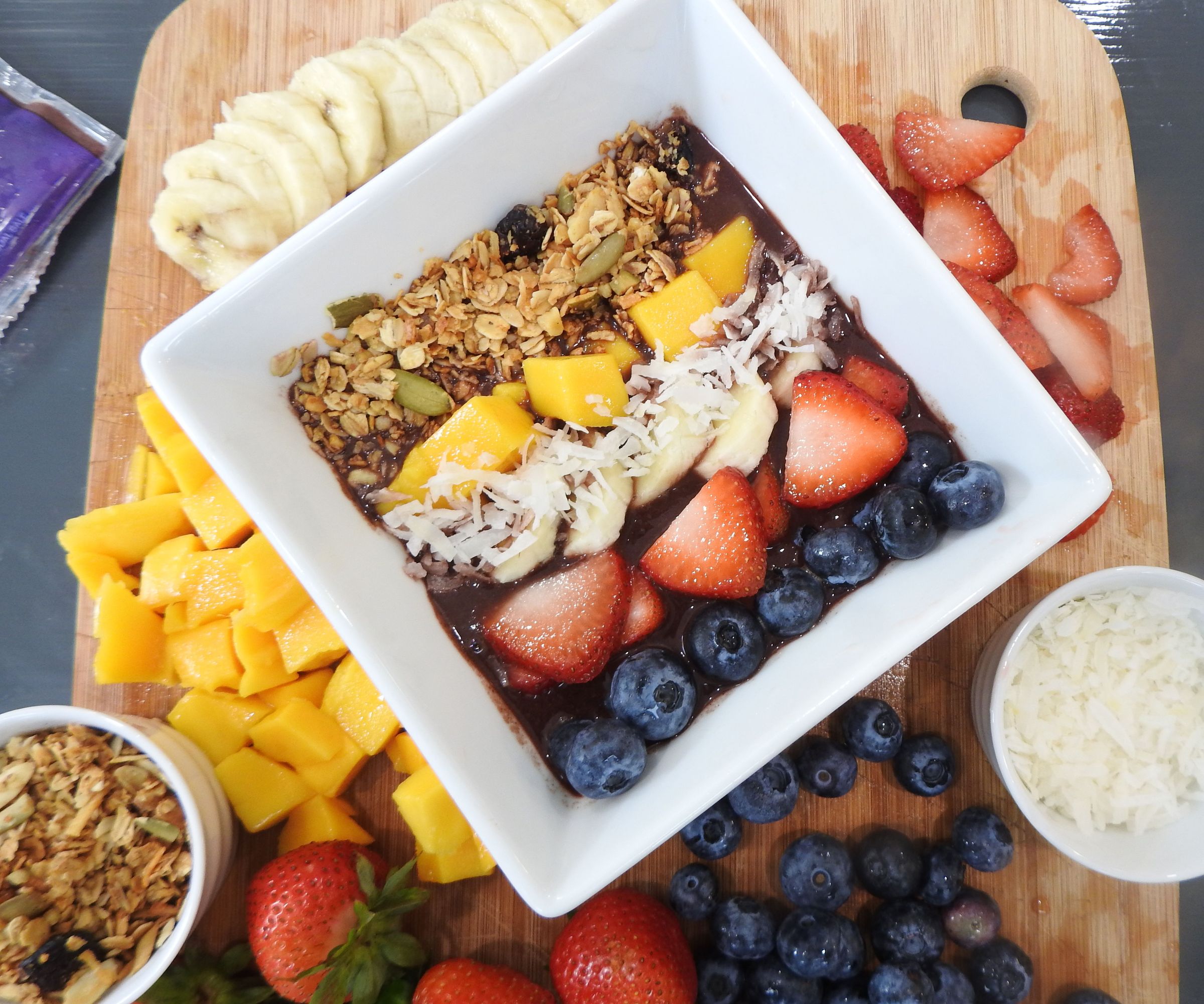 Healthy Sambazon Acai Bowl
