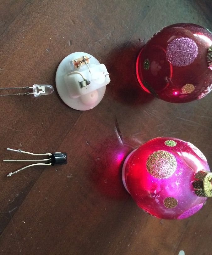 A very simple Remote Control flashing LED light