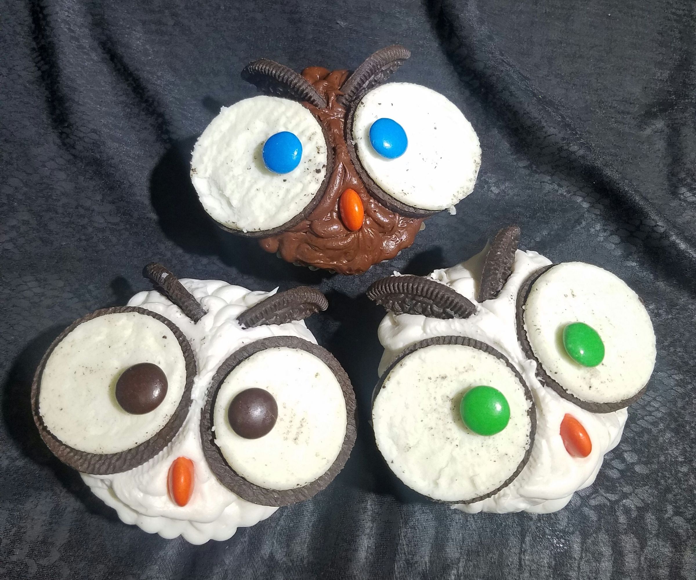 Easy Owl Cupcakes (Hedwig Inspired)