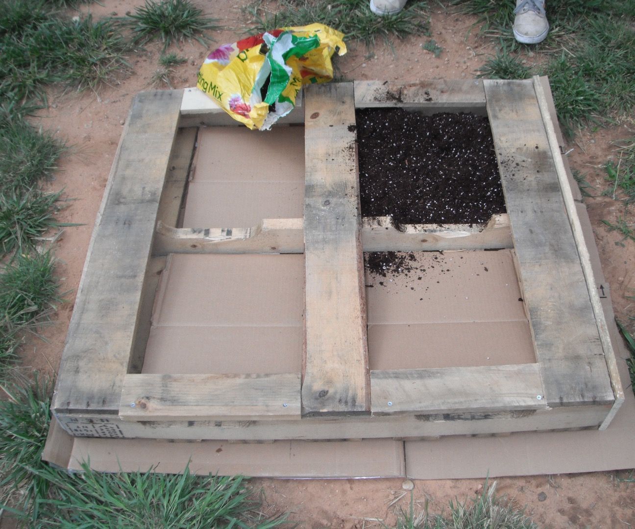 How to Create a Raised Pallet Garden Bed