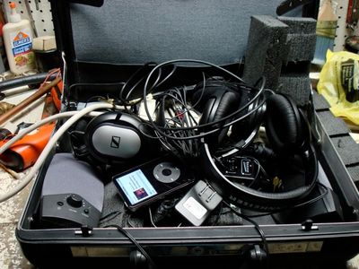 Sell More CDs: How to Make a Portable "point of Sale" Listening Kiosk 