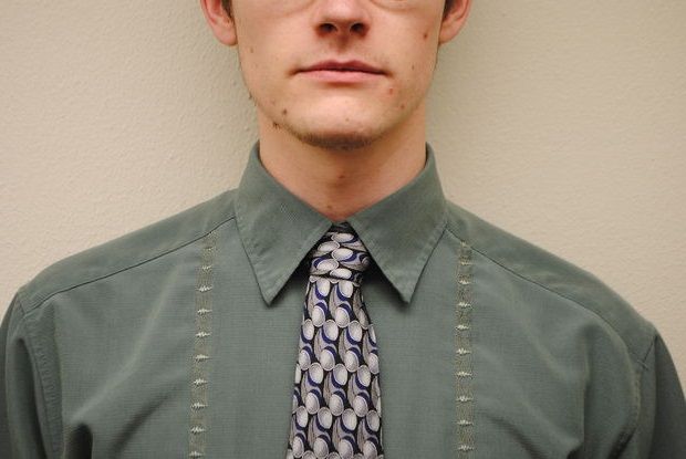 How to Tie a Half Windsor Knot