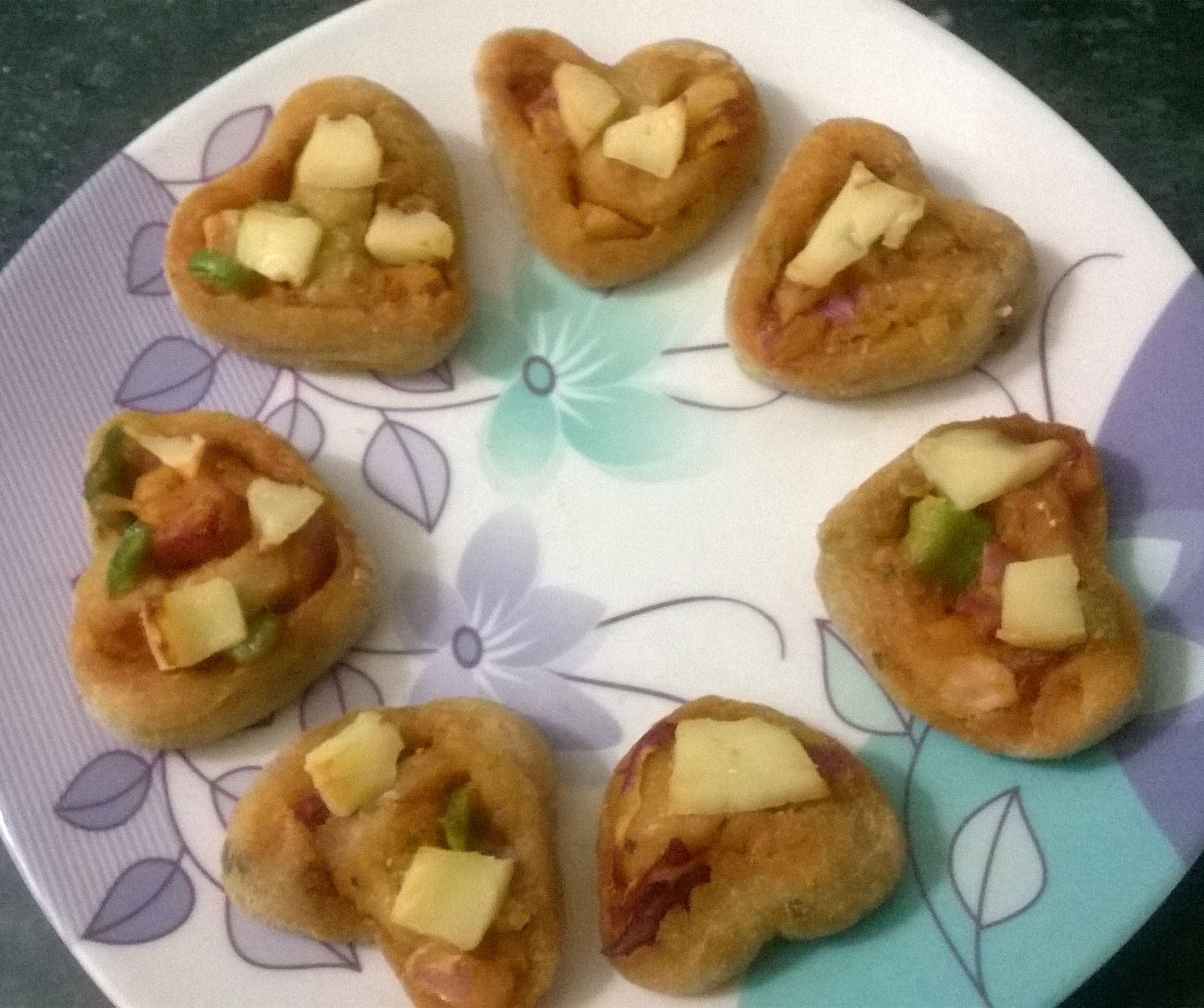Pizza heart rolls
