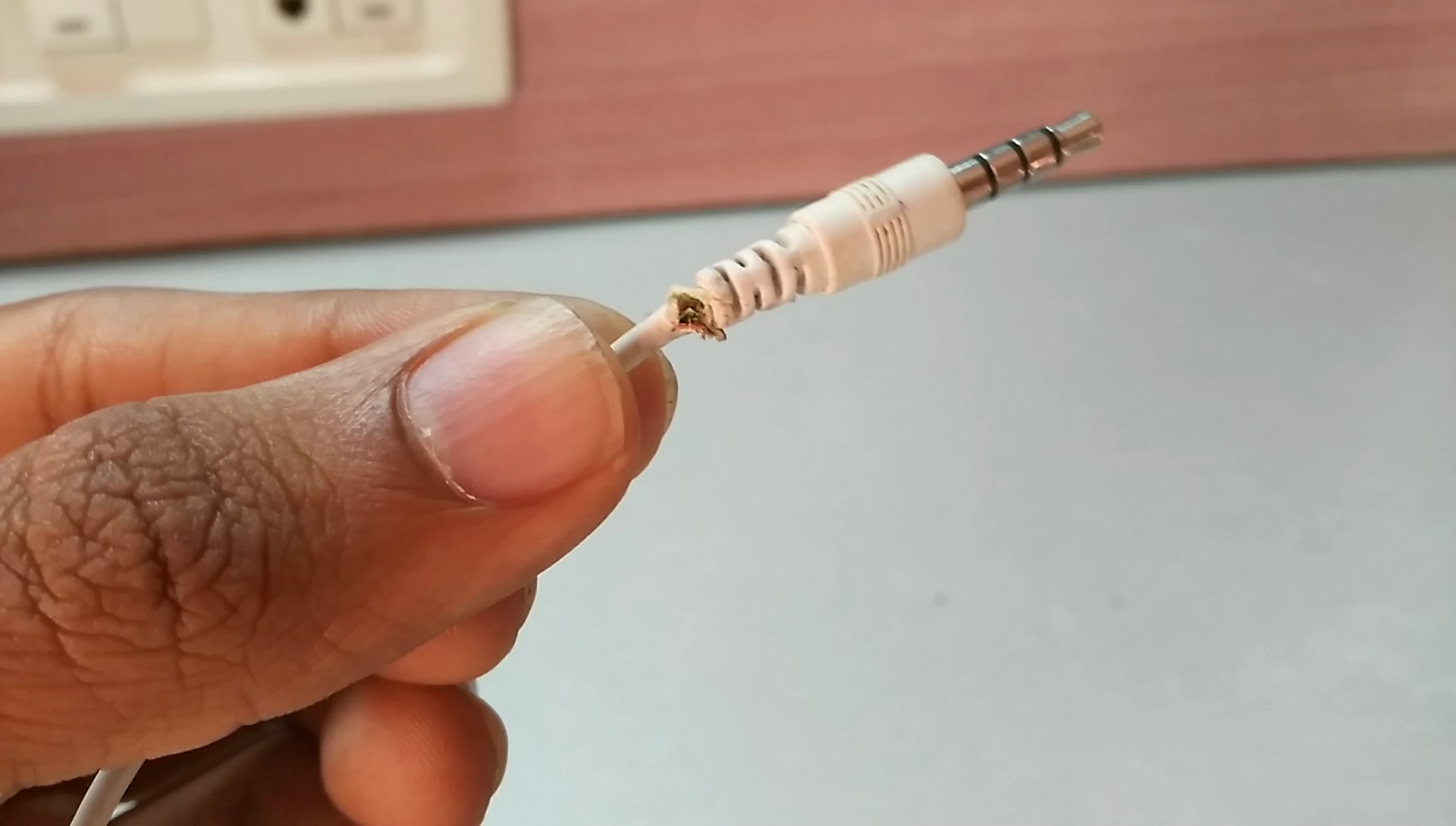 How to Fix Broken Headphone Jack ! : 8 Steps (with Pictures