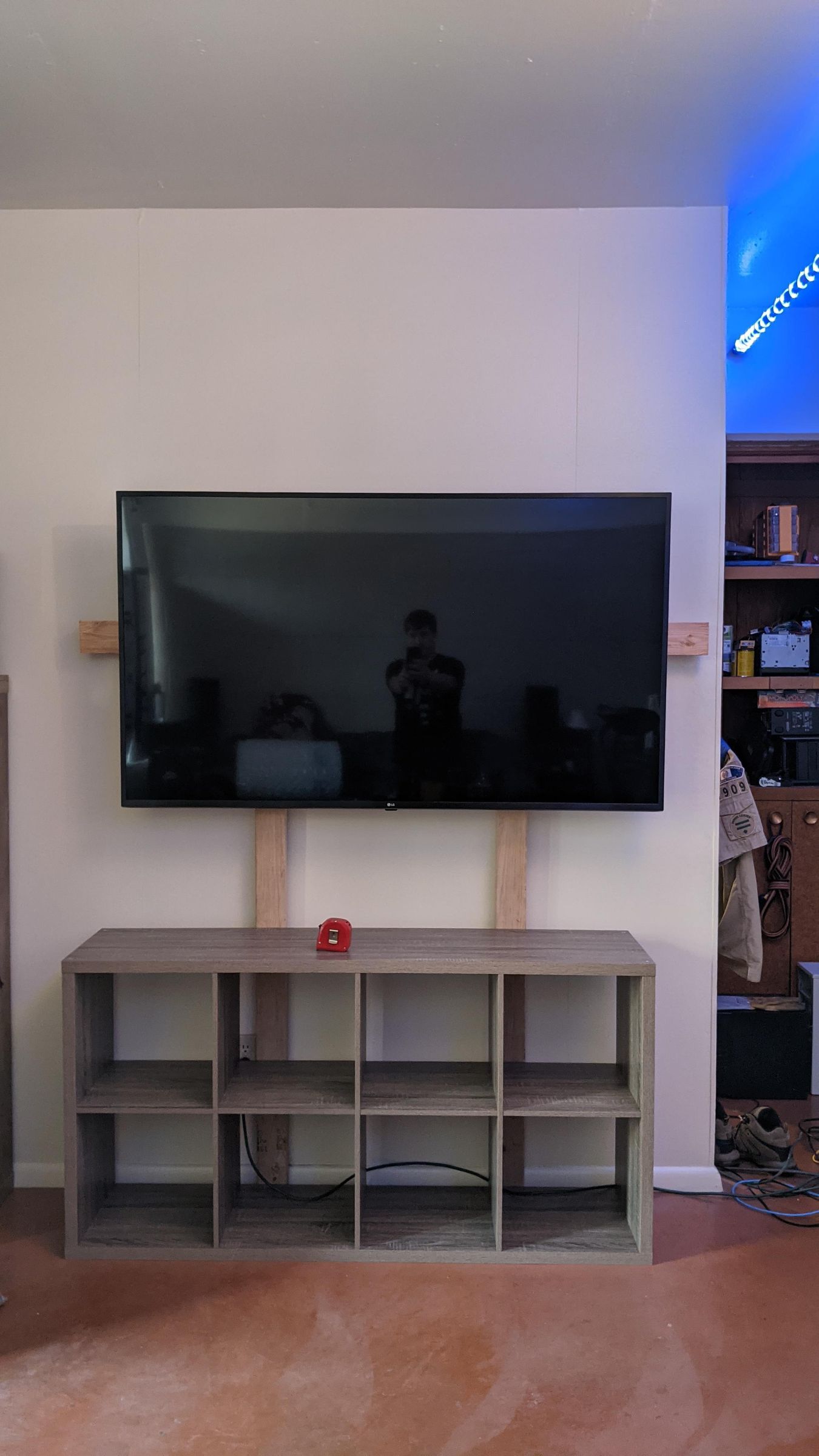 Wall Mount TV Without Holes in Wall, Perfect for Apartment : 6 Steps ...