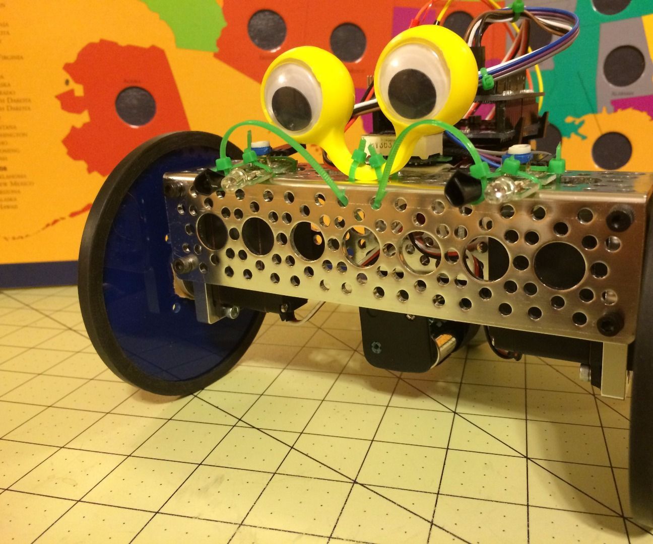 Bumbley - the Little Servo Robot