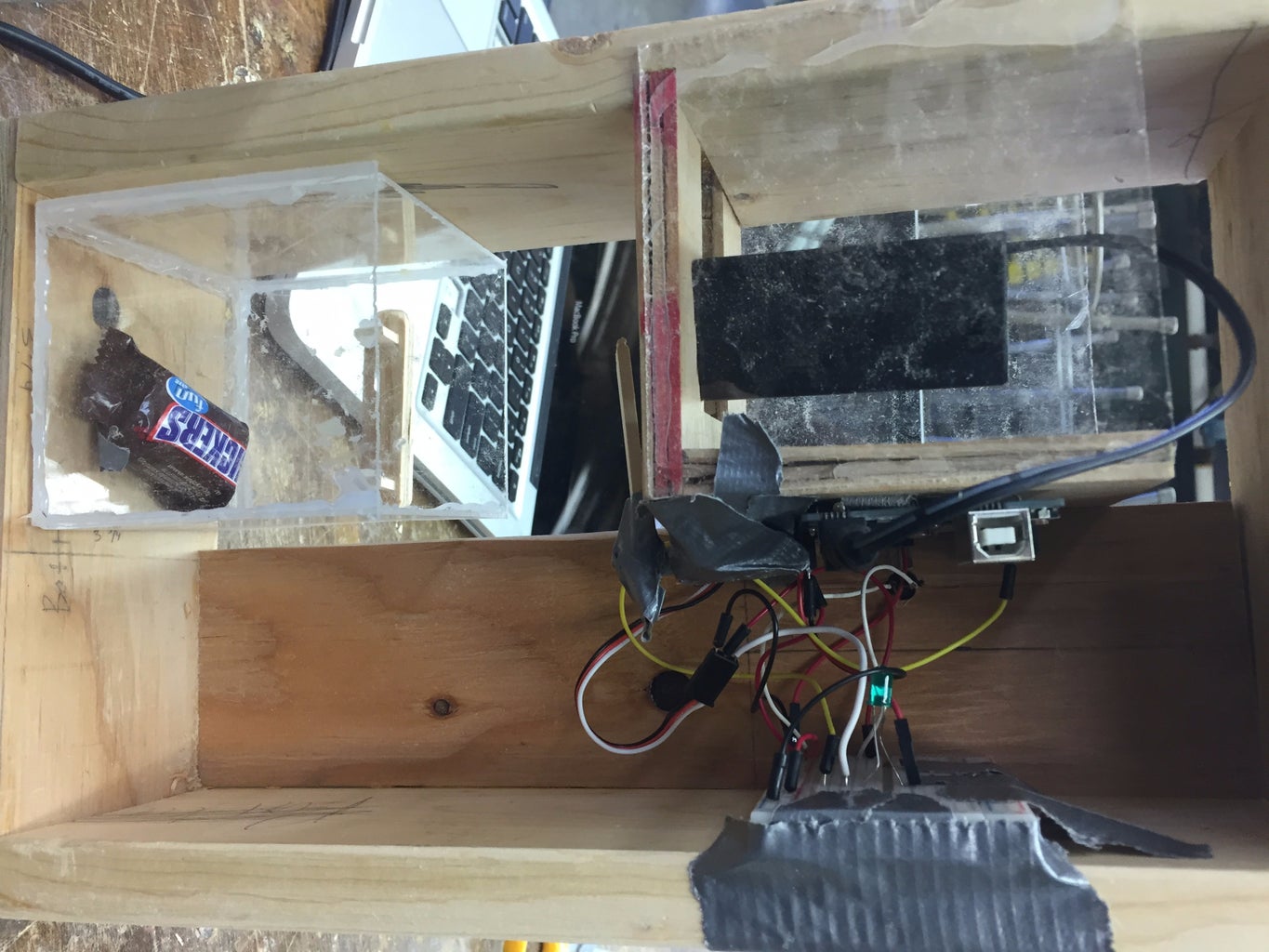 How to Make a One Foot Tall Portable Vending Machine With Arduino and Circuit Diagram