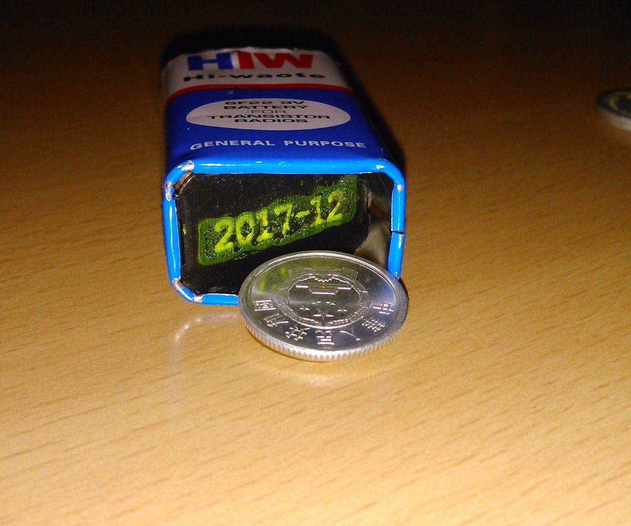 Turn Old Battery Into Secret Compartment