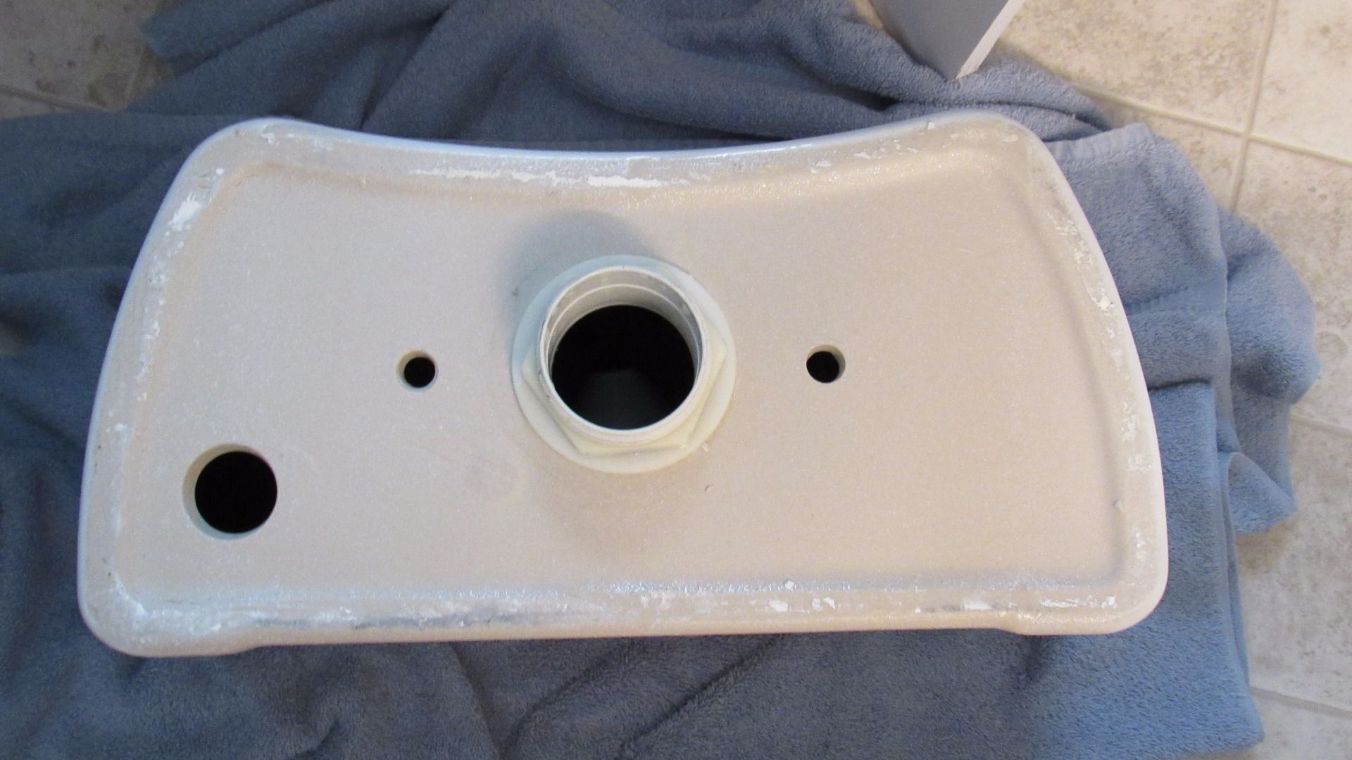How to Fix a Leaking Toilet Tank 16 Steps (with Pictures) Instructables