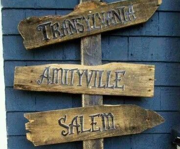 Halloween Directional Pallet Sign