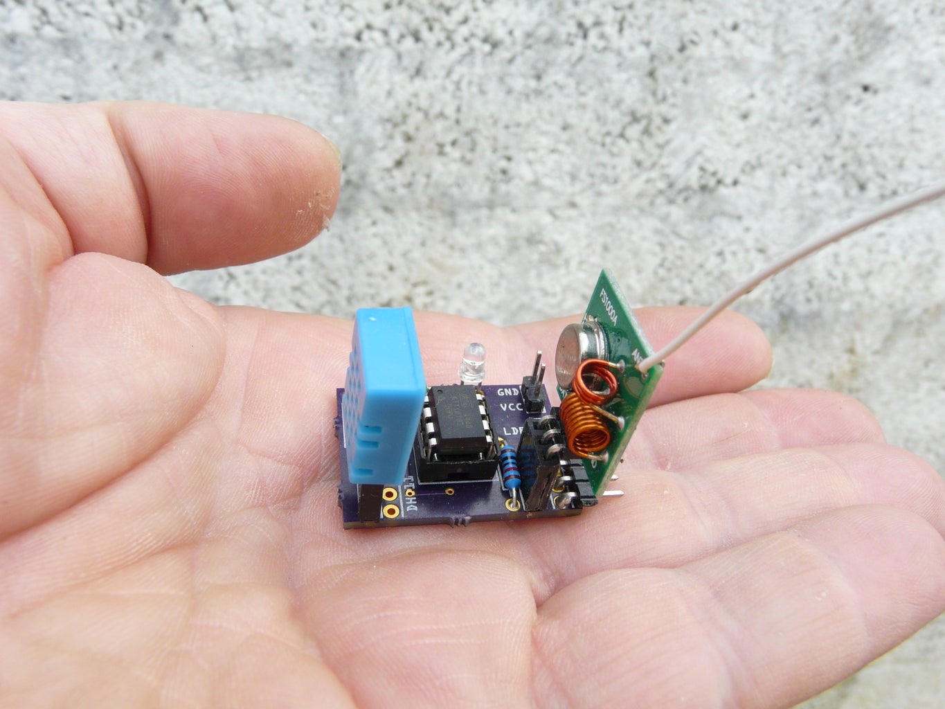 Mini Weather Station With Attiny85