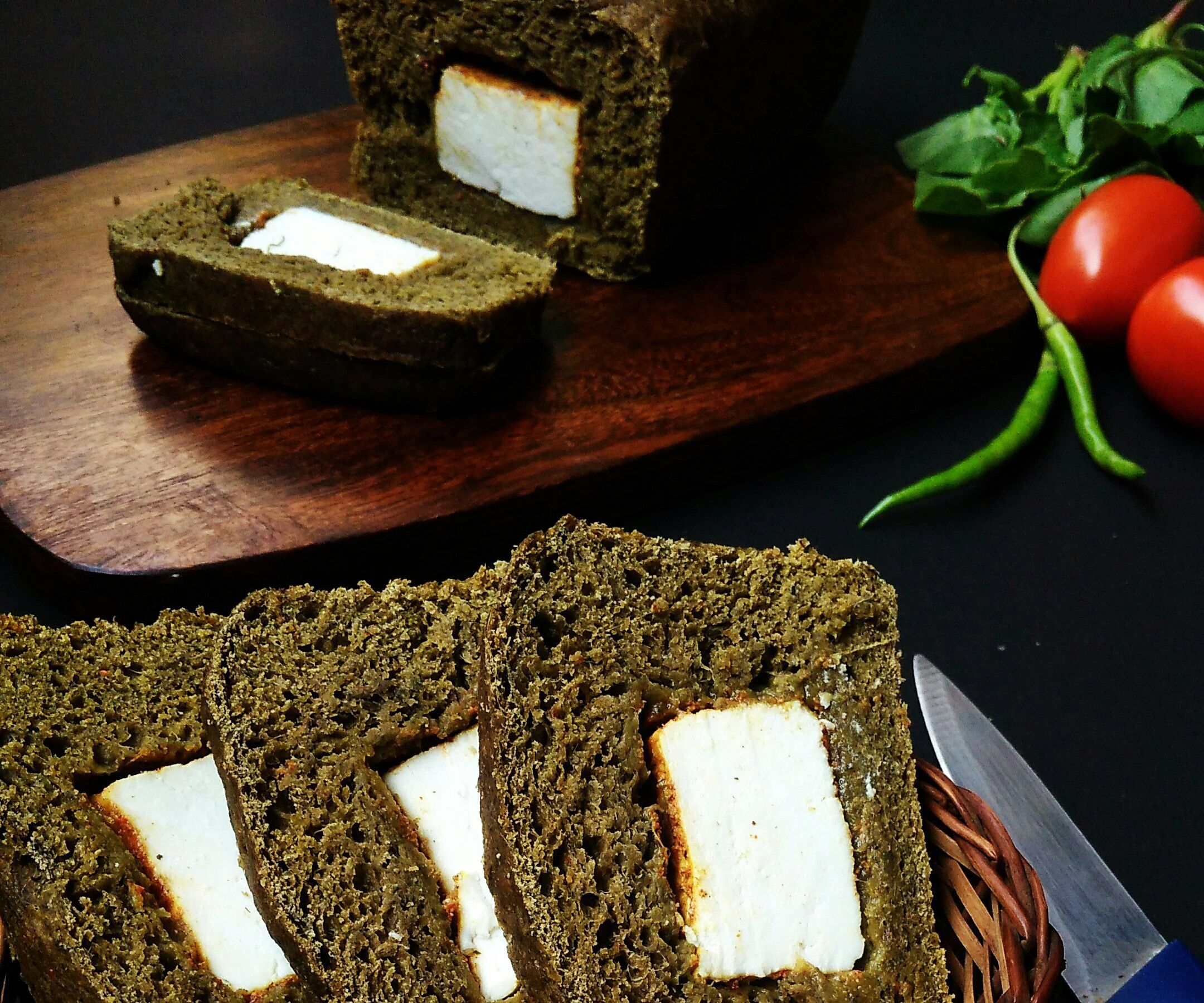 Spinach Bread Stuffed With Spicy Cottage Cheese