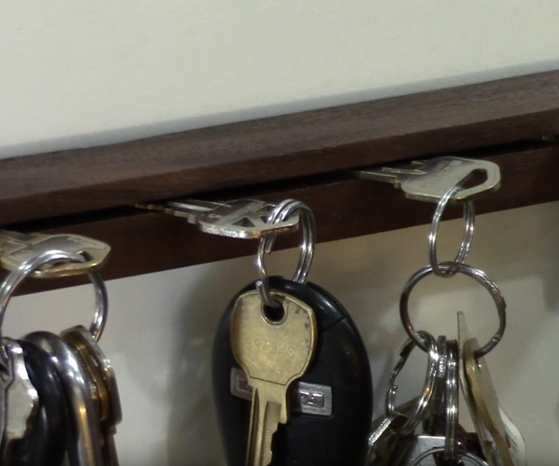Simple Wooden Key Holder // How to Make