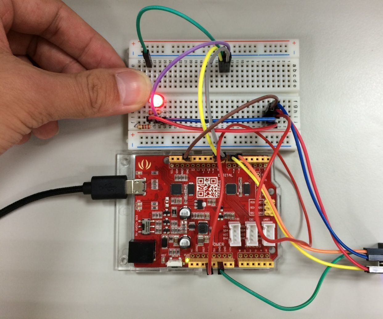 HOW TO USE AN ESP8266 TO CONNECT TO QNAP QIOT SUITE LITE? 