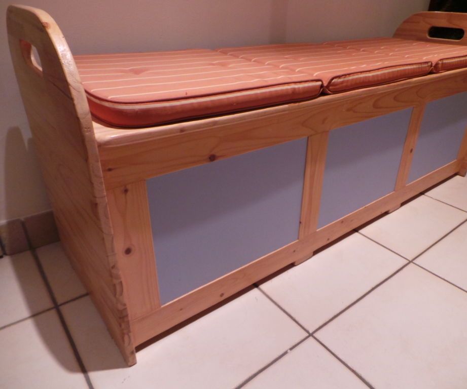 Toy trunk & bench