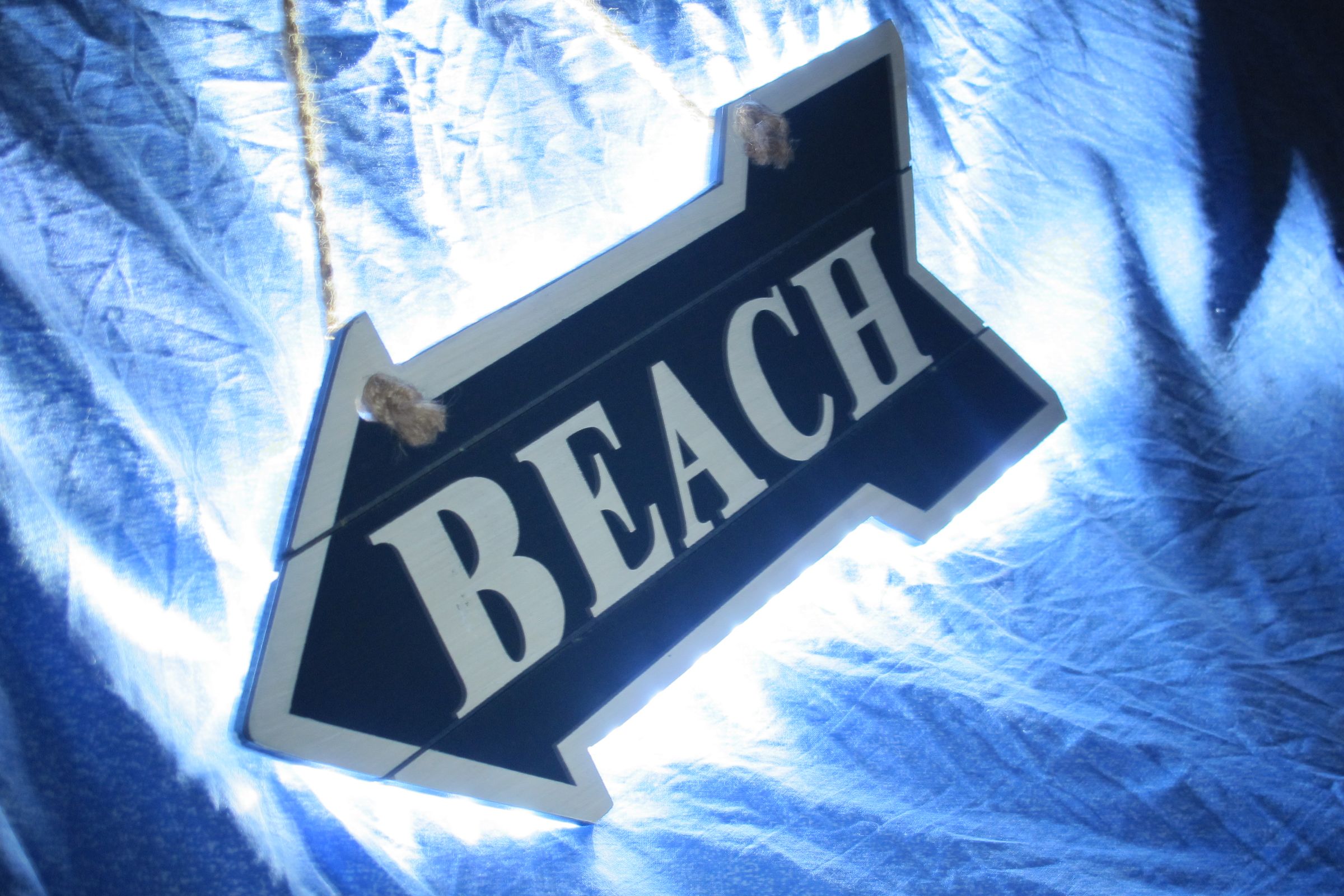 Ligten Up Your Room Interior With a Summer Touch