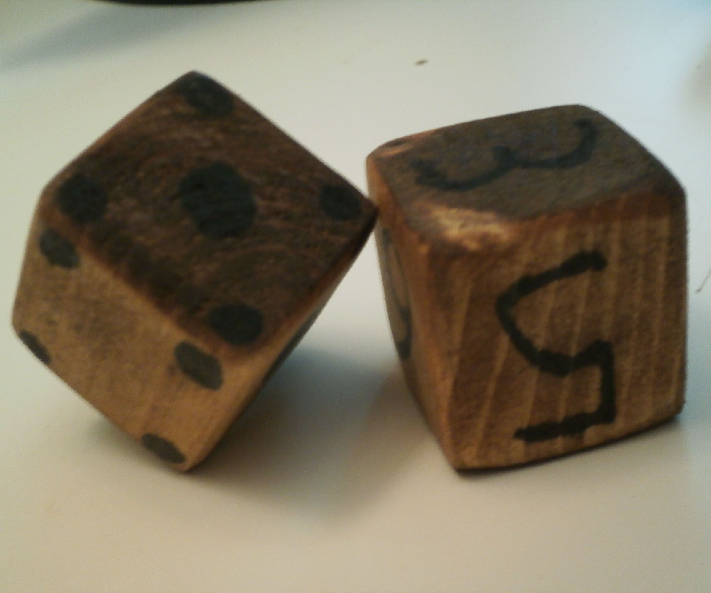 DIY: Scrap-wood Dice