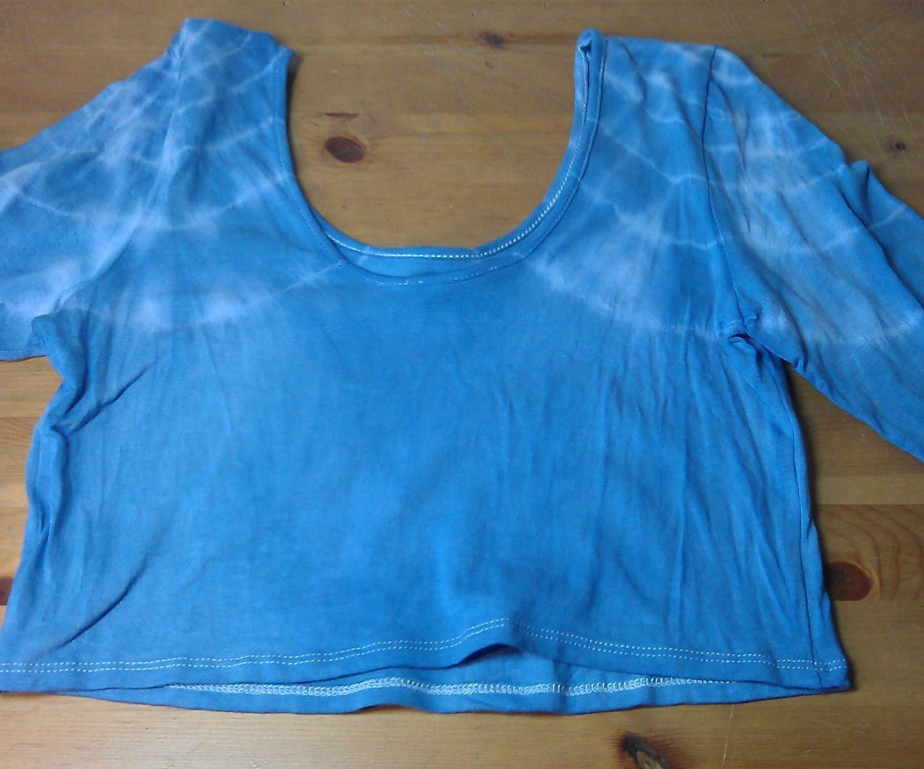 Shoulder Tie-Dye Crop Top
