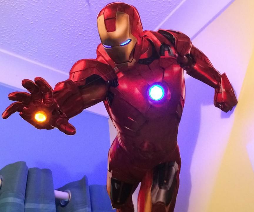 Iron Man Illuminated Cut-Out