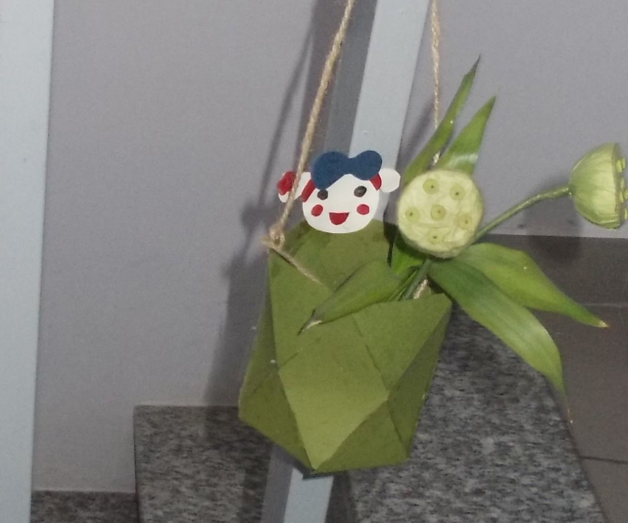 Miss La Sen Hanging Triangle Holder