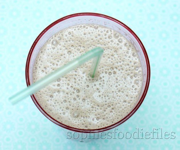 Almond Butter Chia Maca Smoothies!