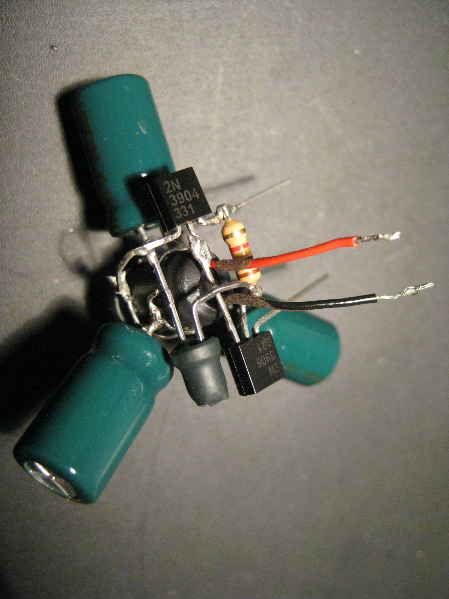 How to Make a Mini Solar Robot!