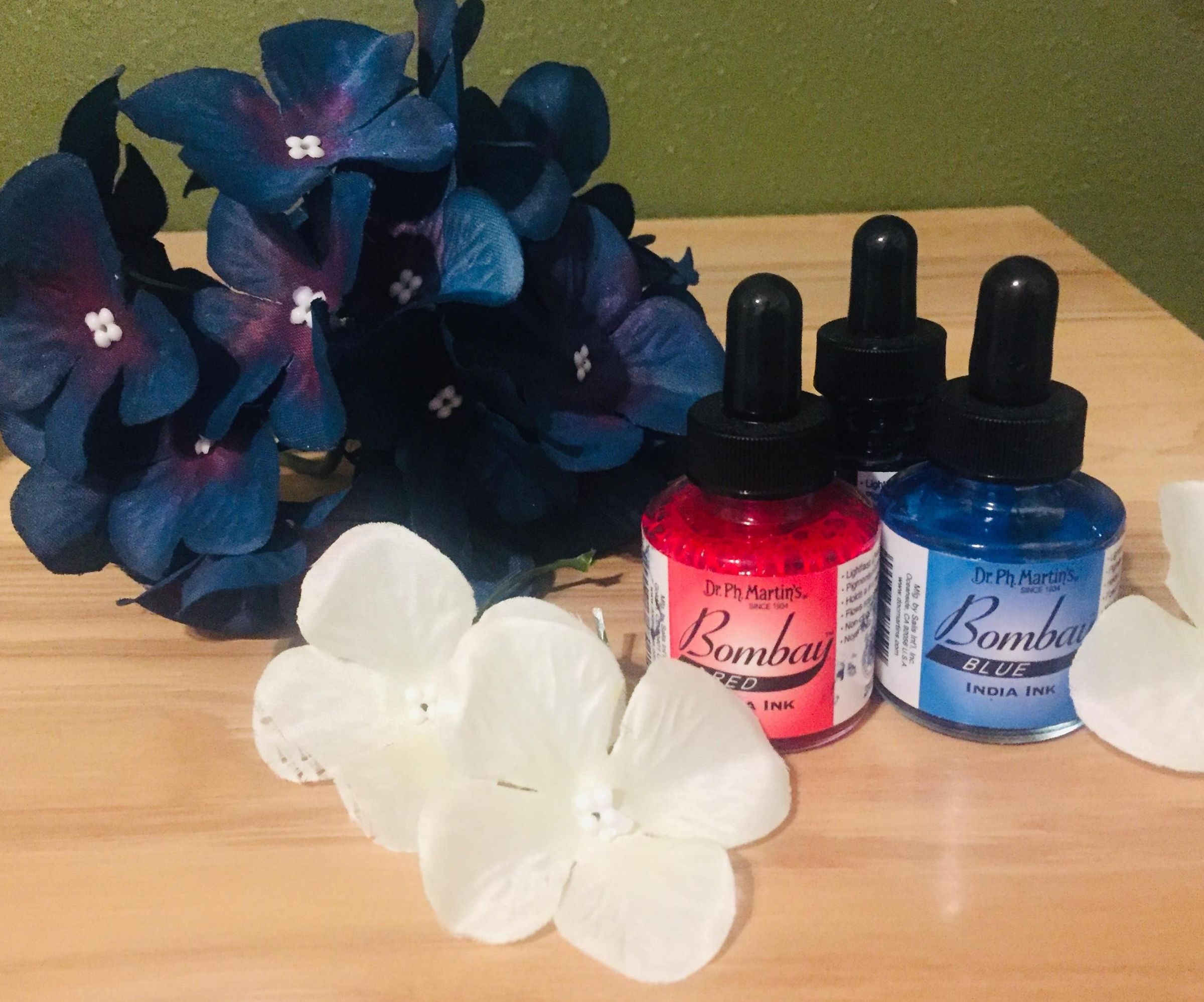 How to Dye Cloth Flowers With Ink