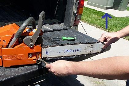 How to Tighten a Chainsaw Chain : 3 Steps (with Pictures