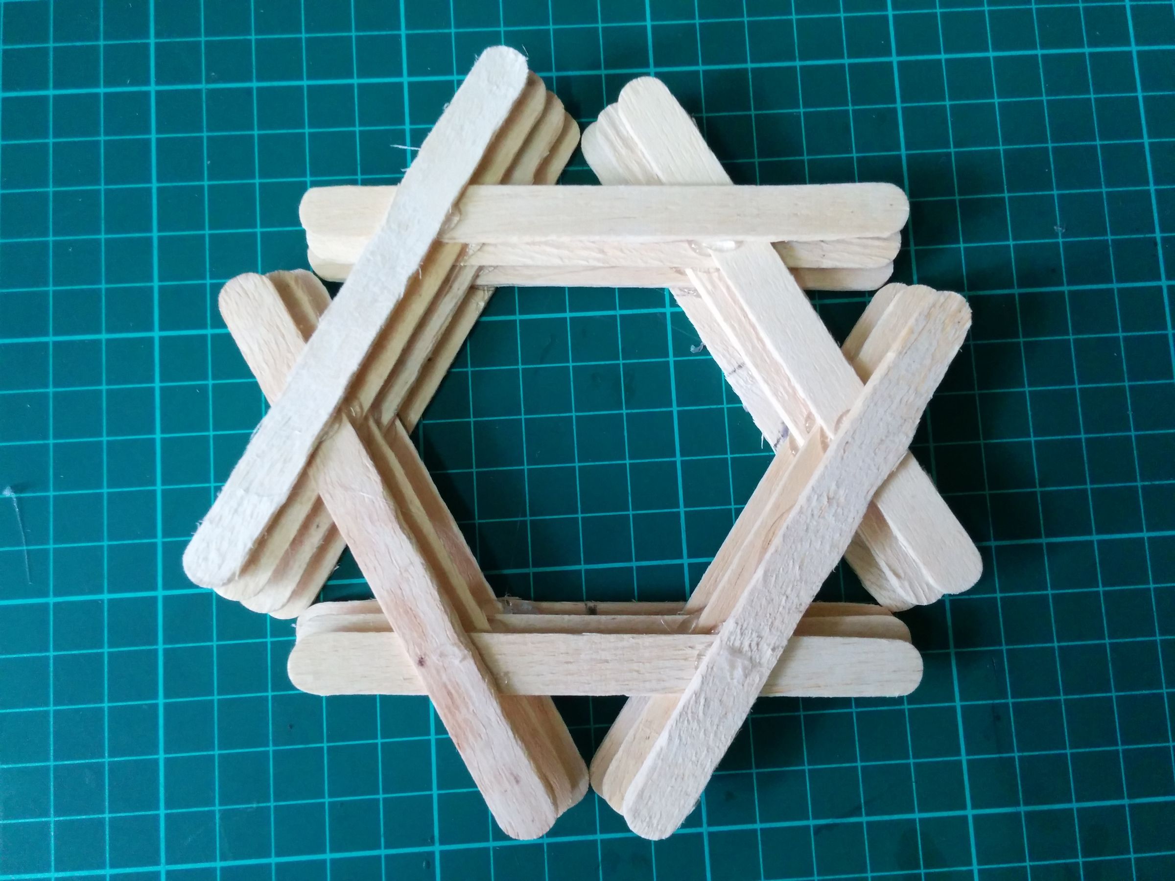 POPSICLE STICKS FLOWER VASE : 11 Steps (with Pictures) - Instructables