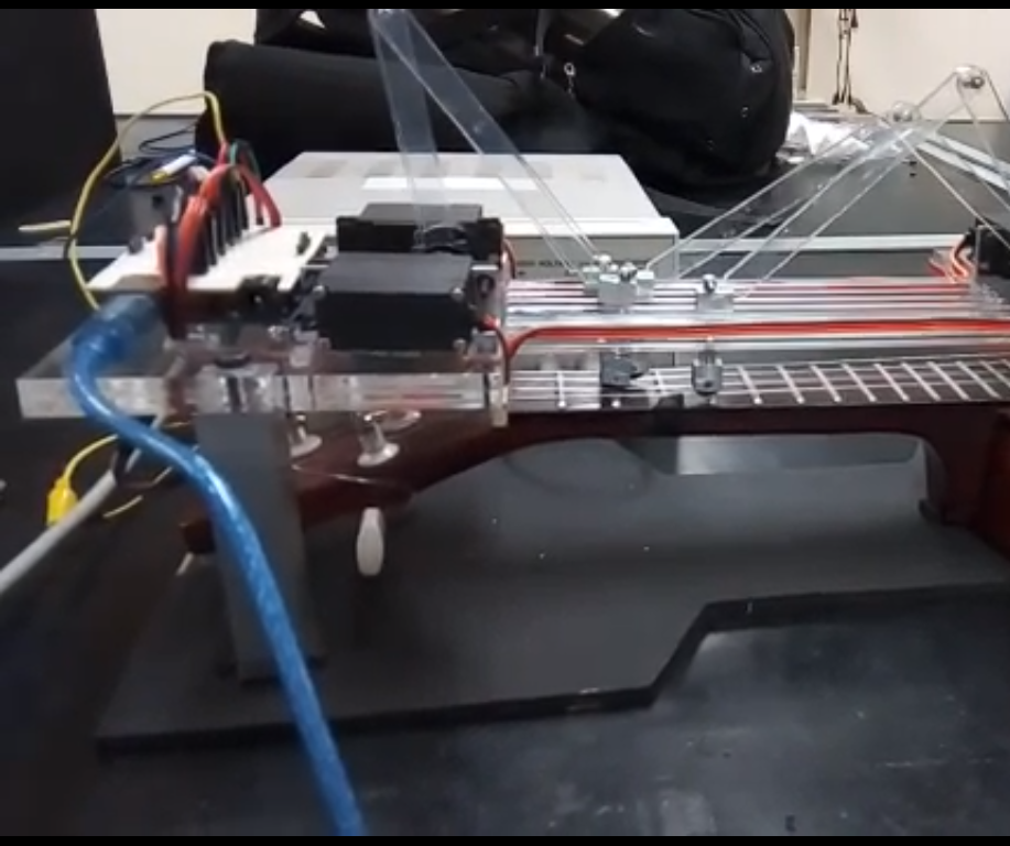 Ukelele Robot