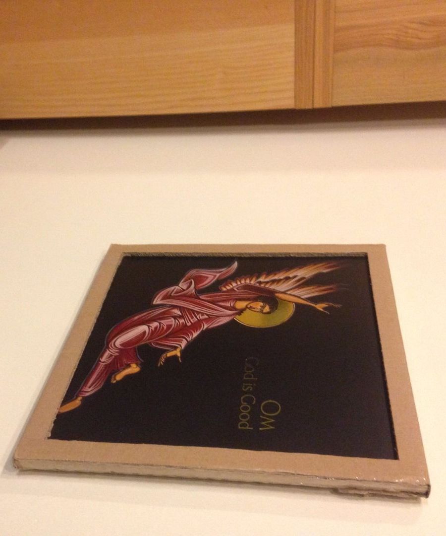 A CARDBOARD FRAME TO SHOW YOUR LP RECORDS