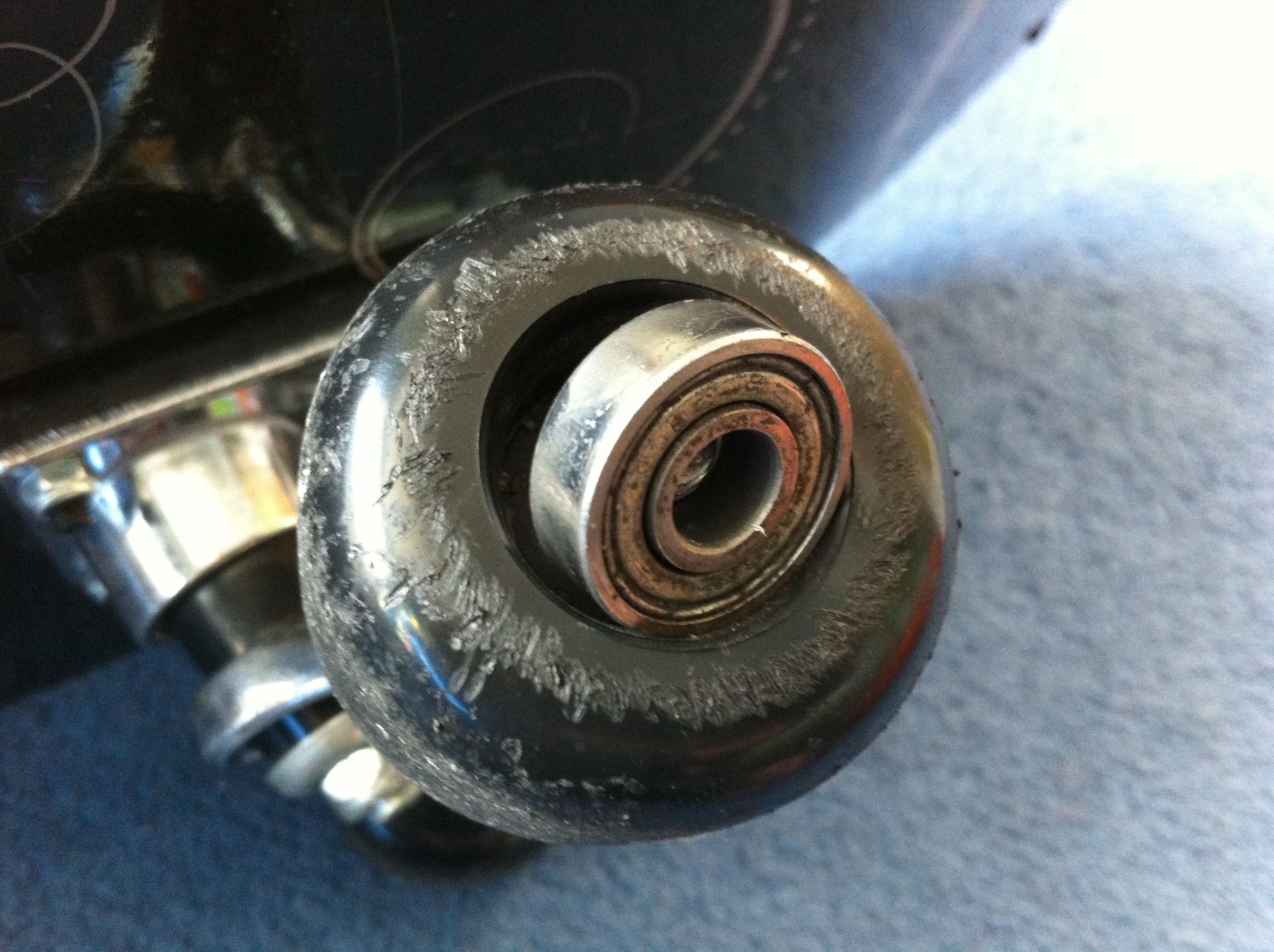 Replace Skateboard Bearings 4 Steps (with Pictures) Instructables