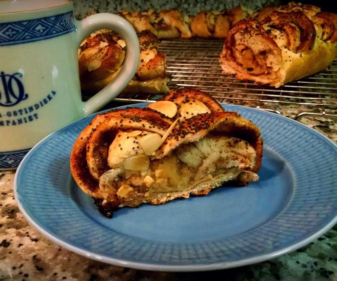 Vetekrans (Easy to Make Swedish Pastry)