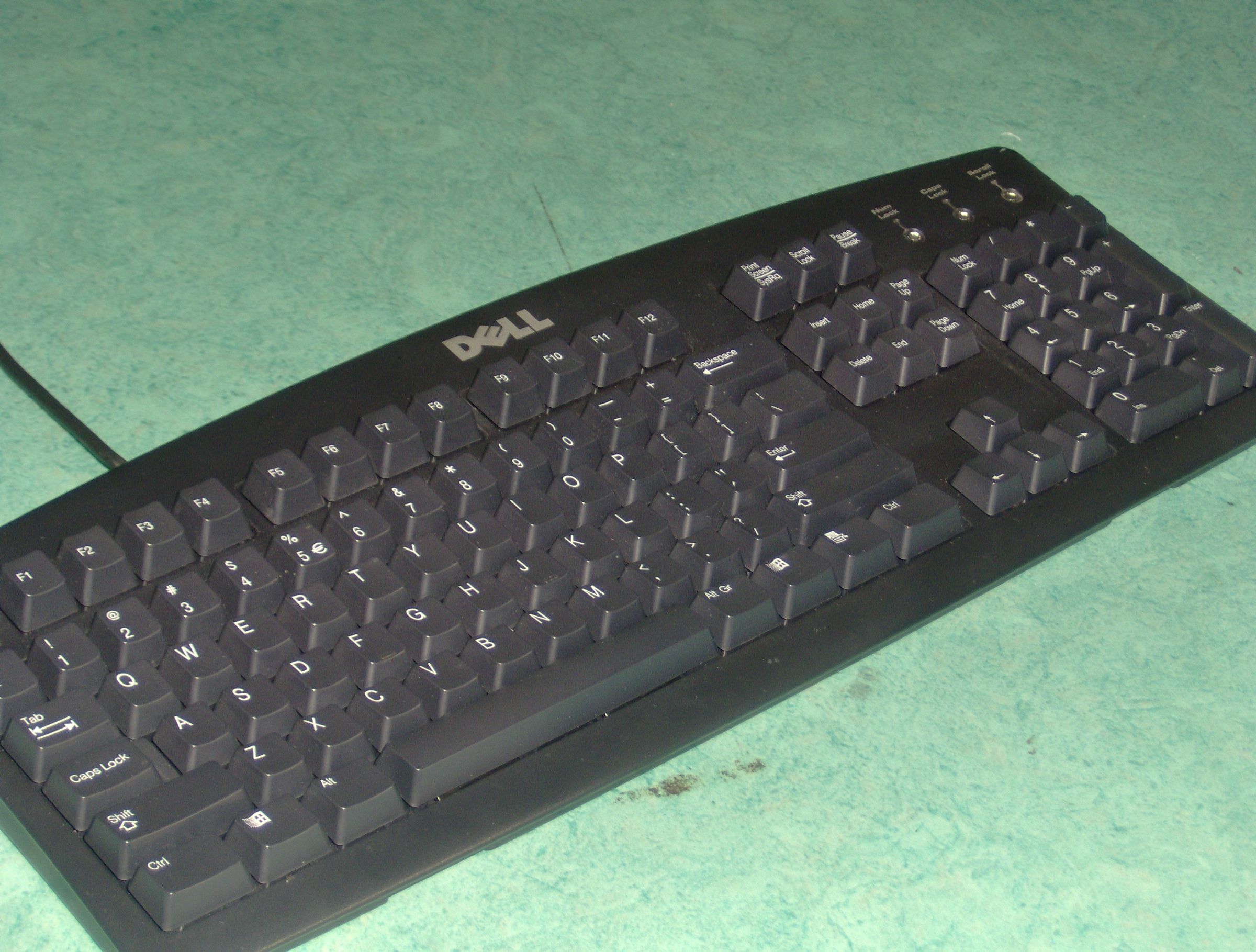 How to clean a keyboard