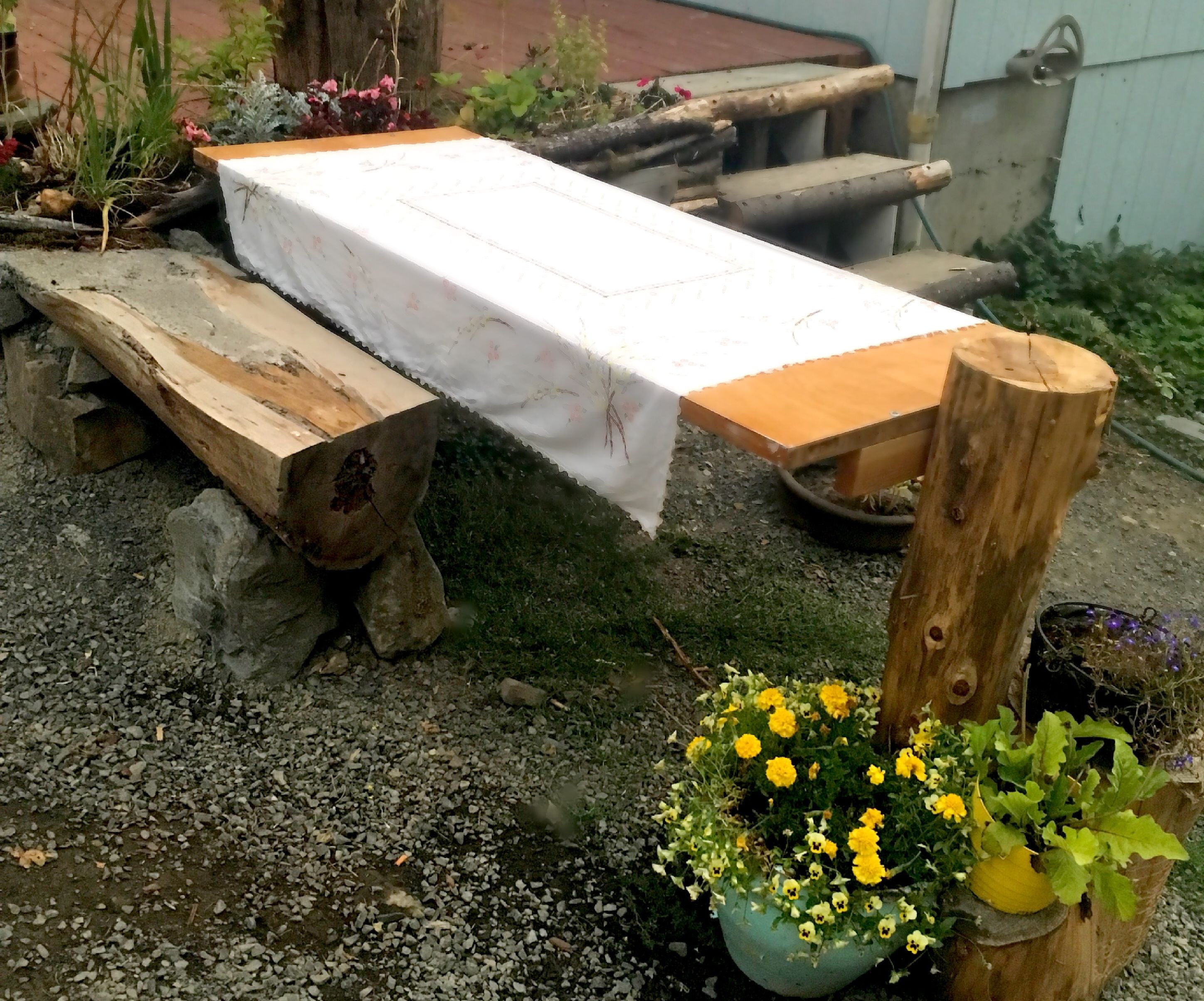 DIY Outdoor Wedding Reception Dining Tables on a Dime