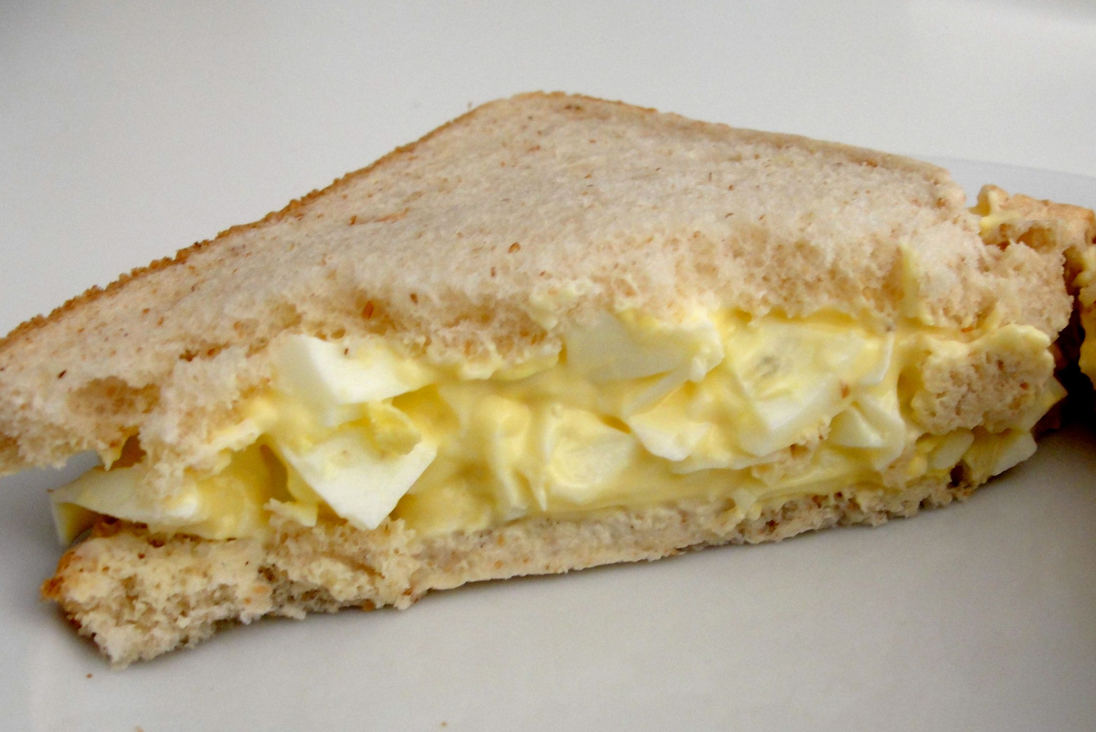 Easy Hard Boiled Eggs.