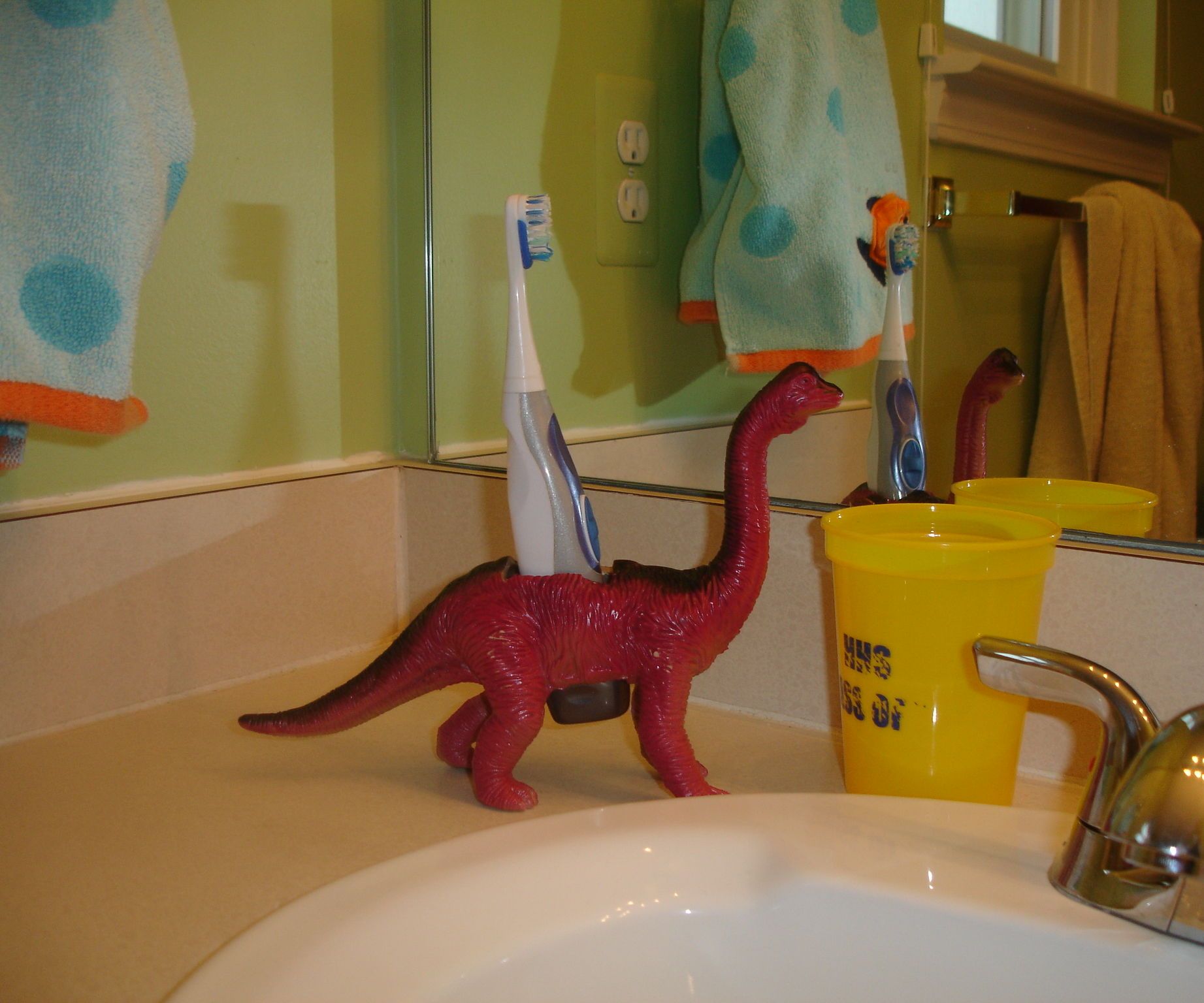 Dinosaur Toothbrush Holder