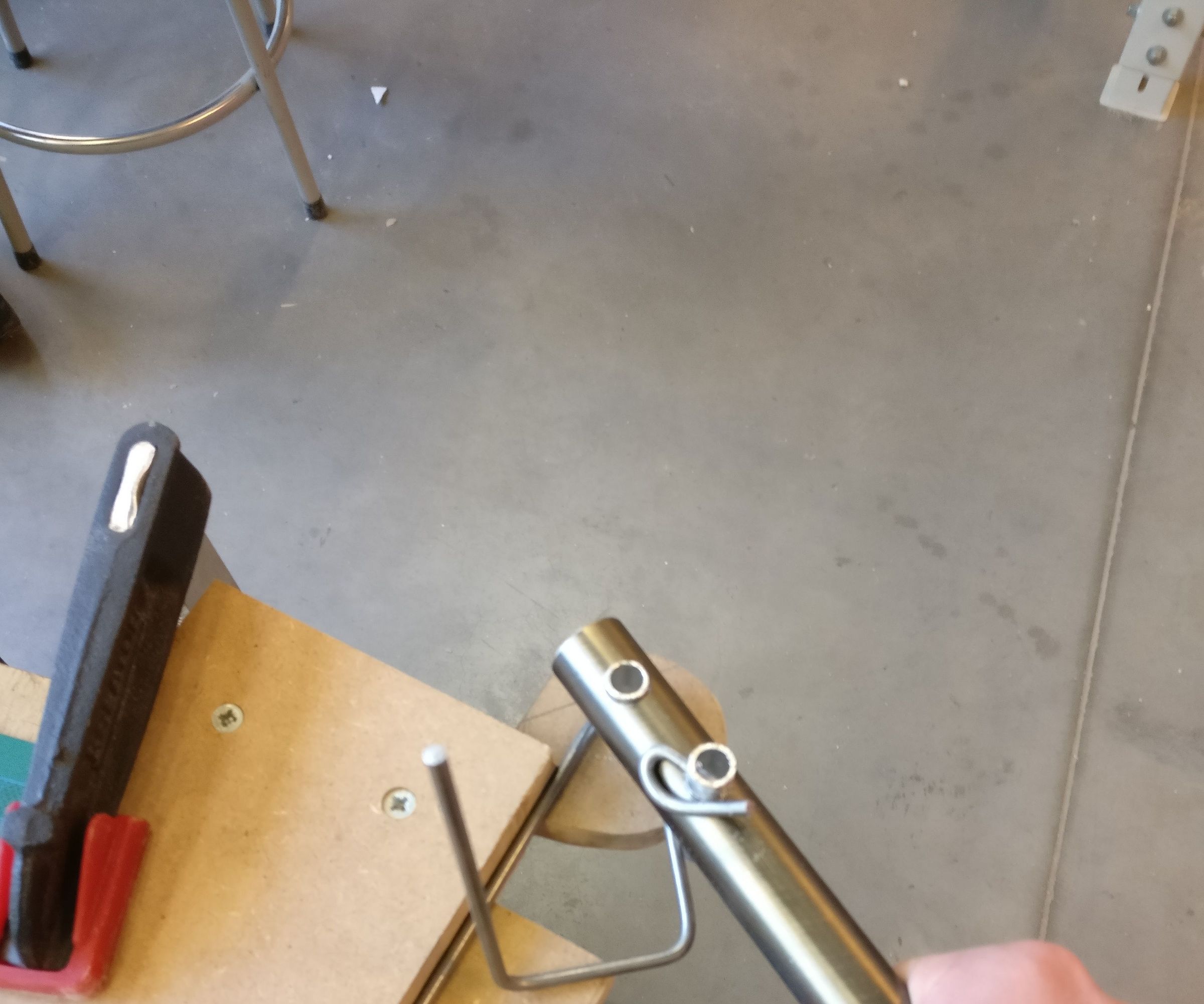 Creating Small Radii in Metal Wires + Werkplaatsidc