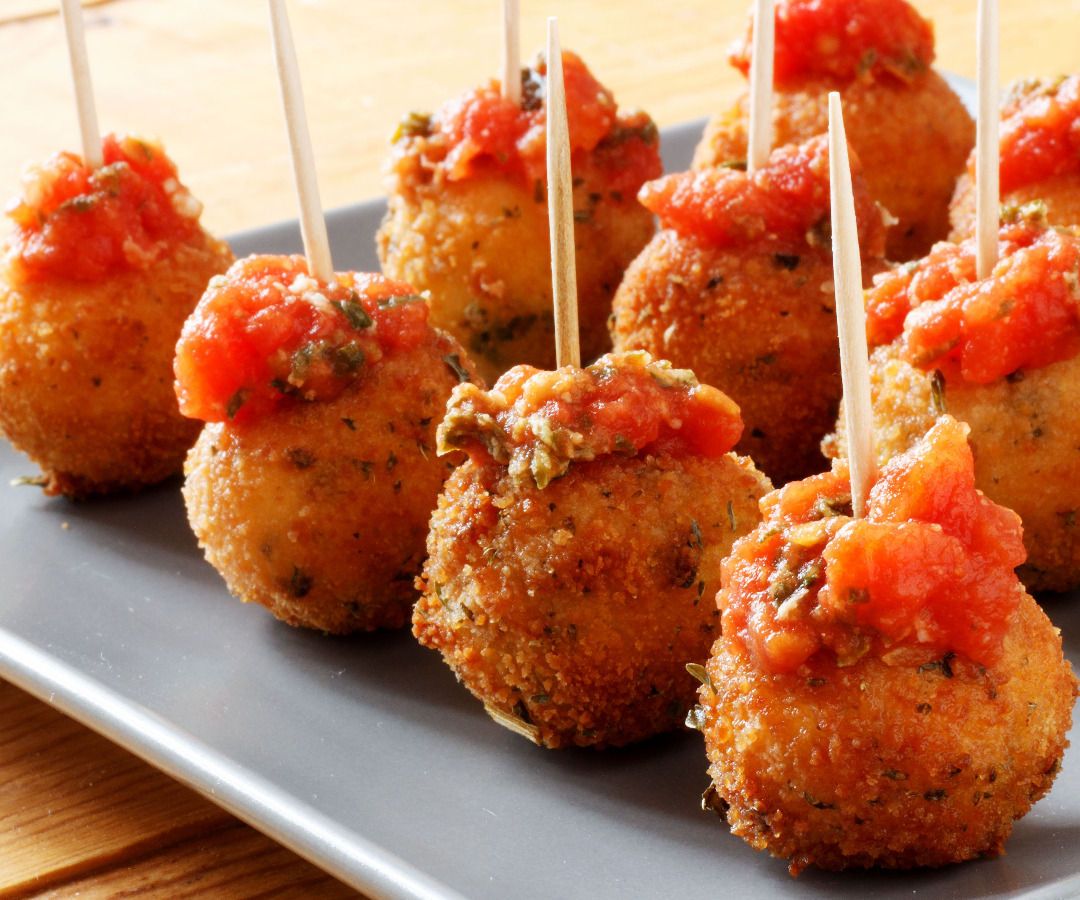 Fried Mozzarella Balls With Homemade Tomato Sauce