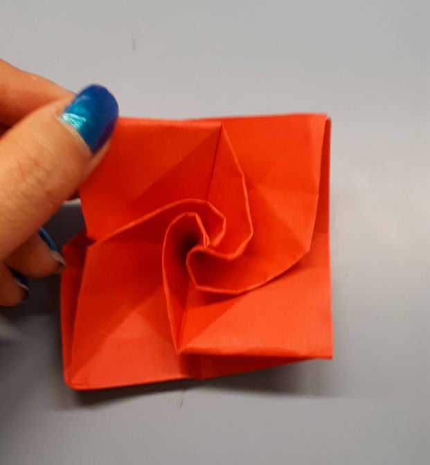 Step 11: Pinch the Top and Twist