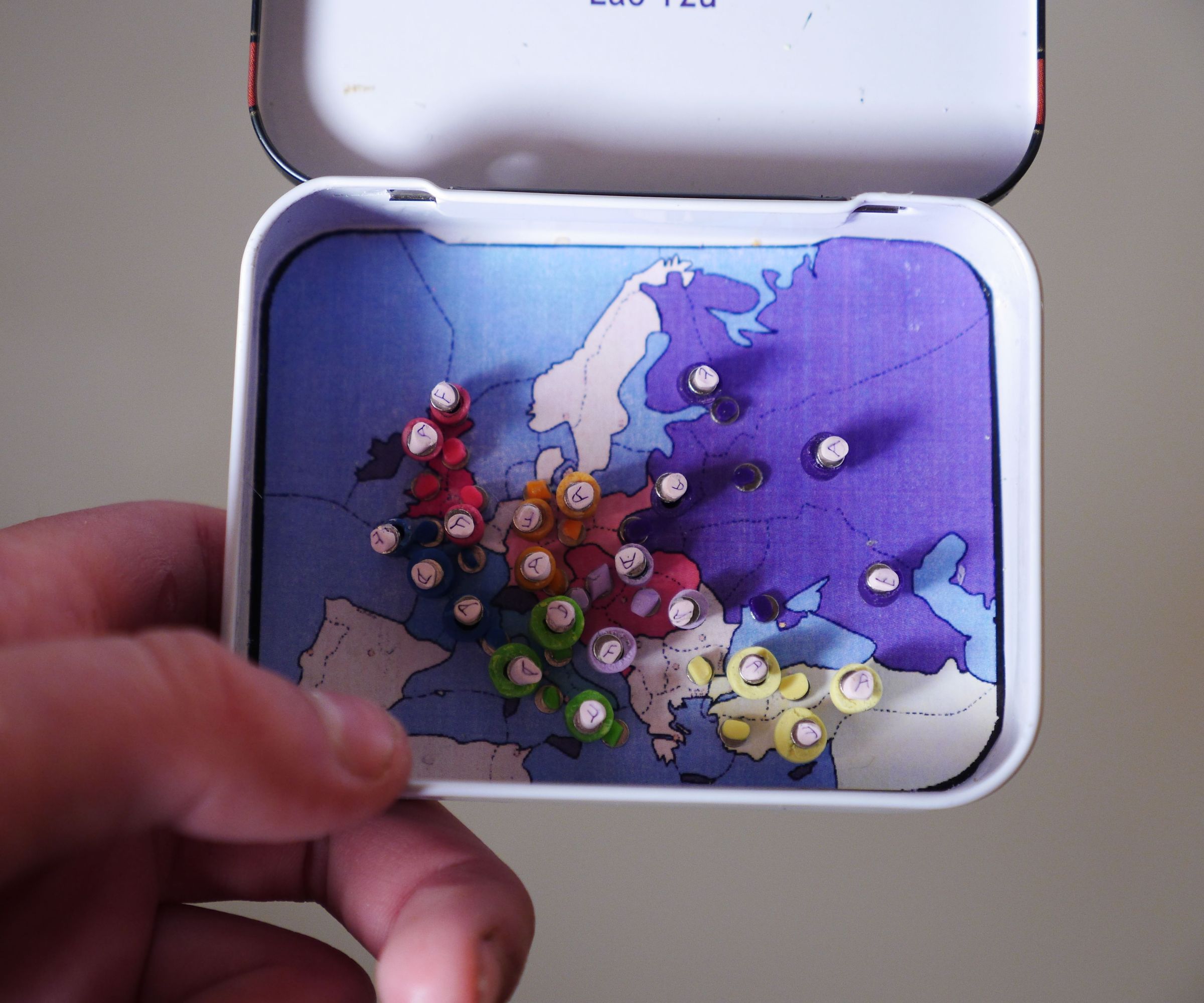 How to Make a Altoid Tin Diplomacy Set.