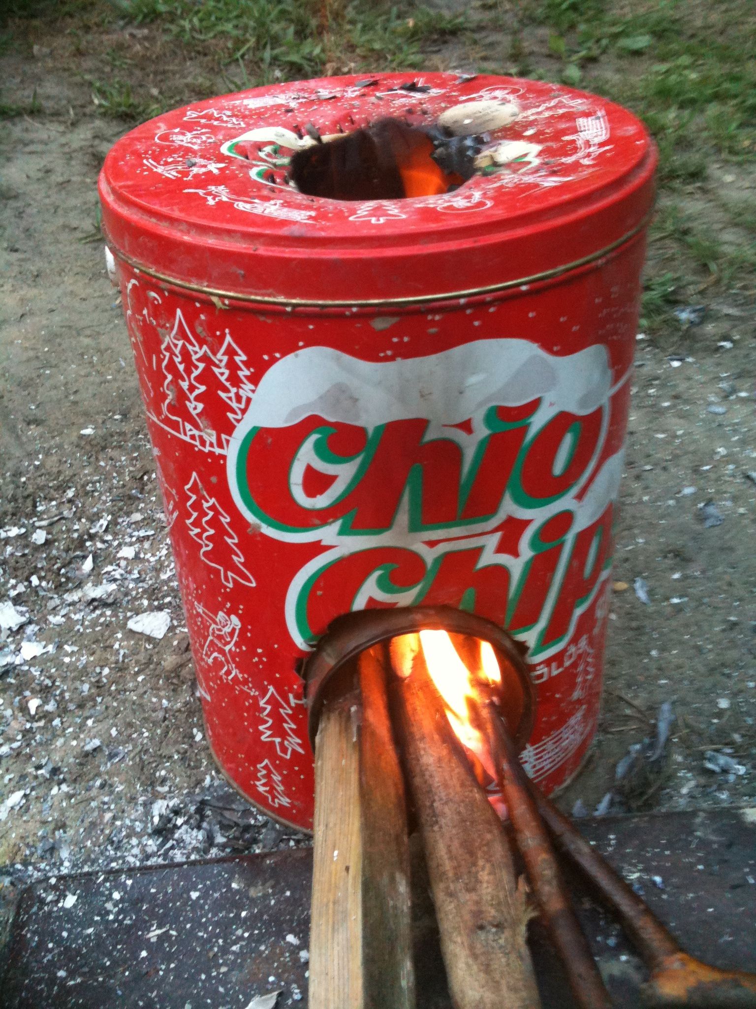 Mini Rocket Stove From Chips Box